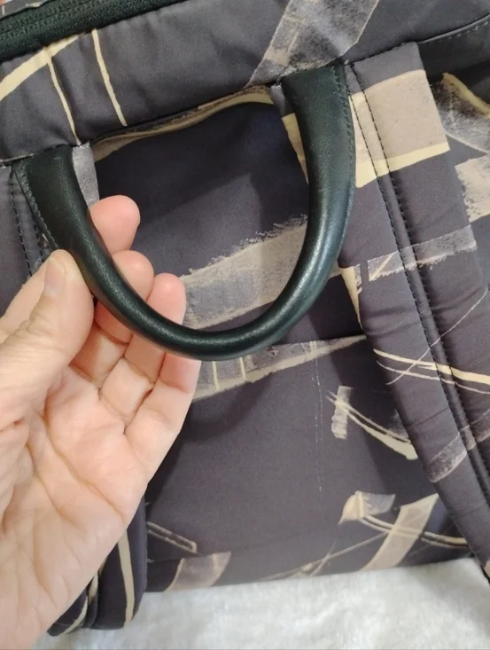 TUMI Voyageur Carson Backpack Nylon Leather ~Lines Print~ EUC - Picture 10 of 15